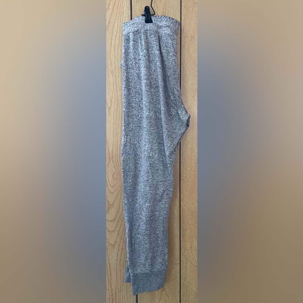 Like new gray sweats, brand stars above, size small